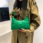 Bolso-de-hombro-plisado-con-estampado-de-coraz-n-para-mujer-Mini-bolsos-cuadrados-elegantes-a-2.webp