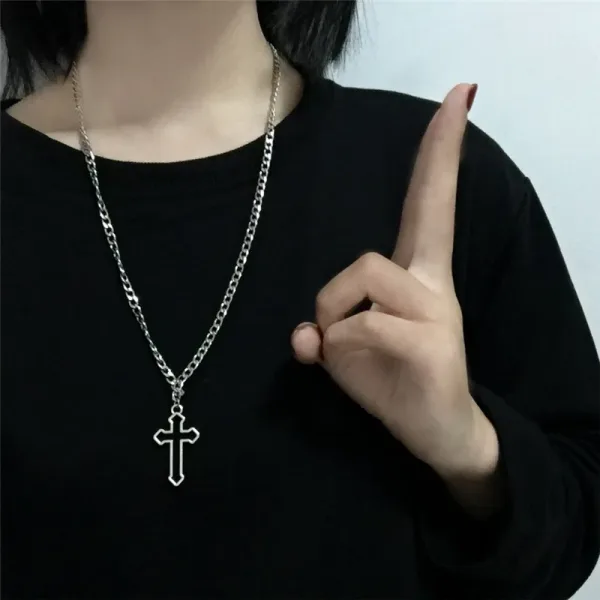 Imagen Del Producto Magnífico Collar Gótico De Cruz Hueca | Compra Online En Tiendafiable
