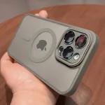 Funda-magn-tica-de-lujo-transl-cida-mate-a-prueba-de-golpes-para-iPhone-14-13-2.webp