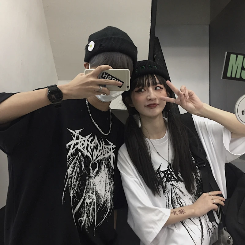 Impecable Camiseta Gótica Unisex para Hombre y Mujer