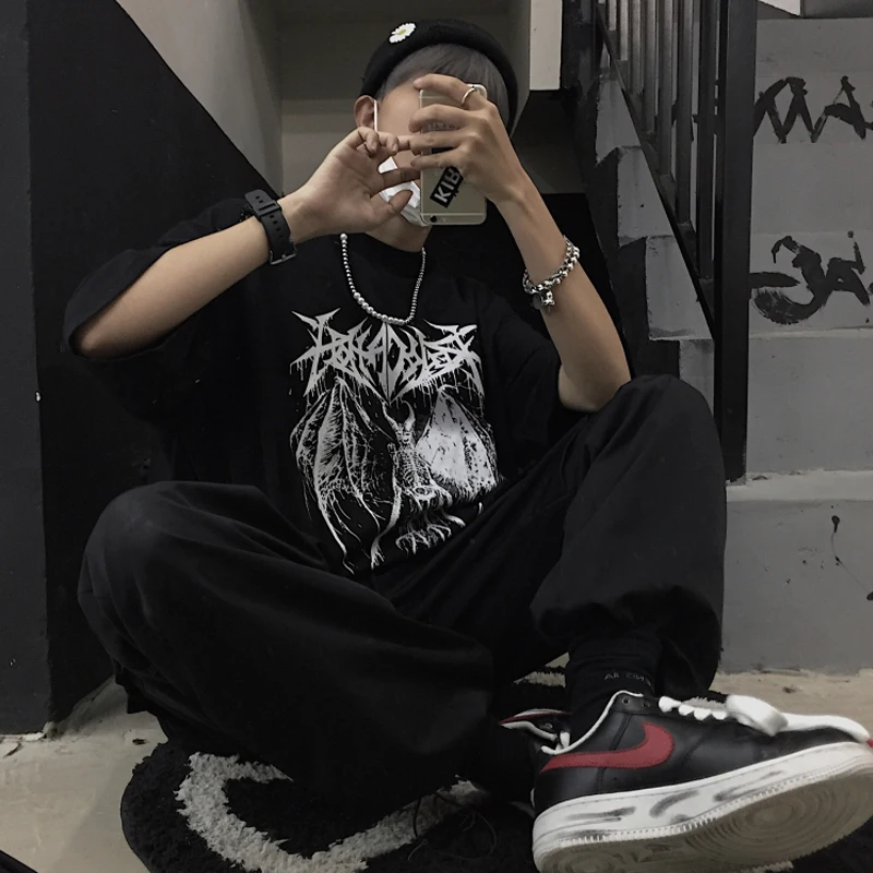 Impecable Camiseta Gótica Unisex para Hombre y Mujer