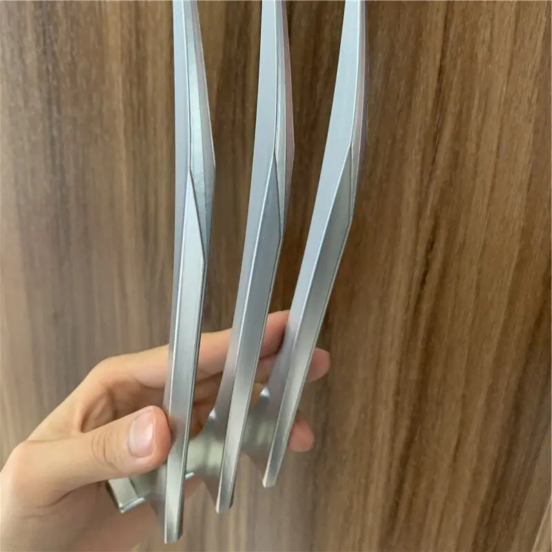 Garra de Mano Irremplazable y Auténtico para Disfraces