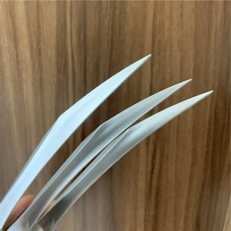 Garra de Mano Irremplazable y Auténtico para Disfraces