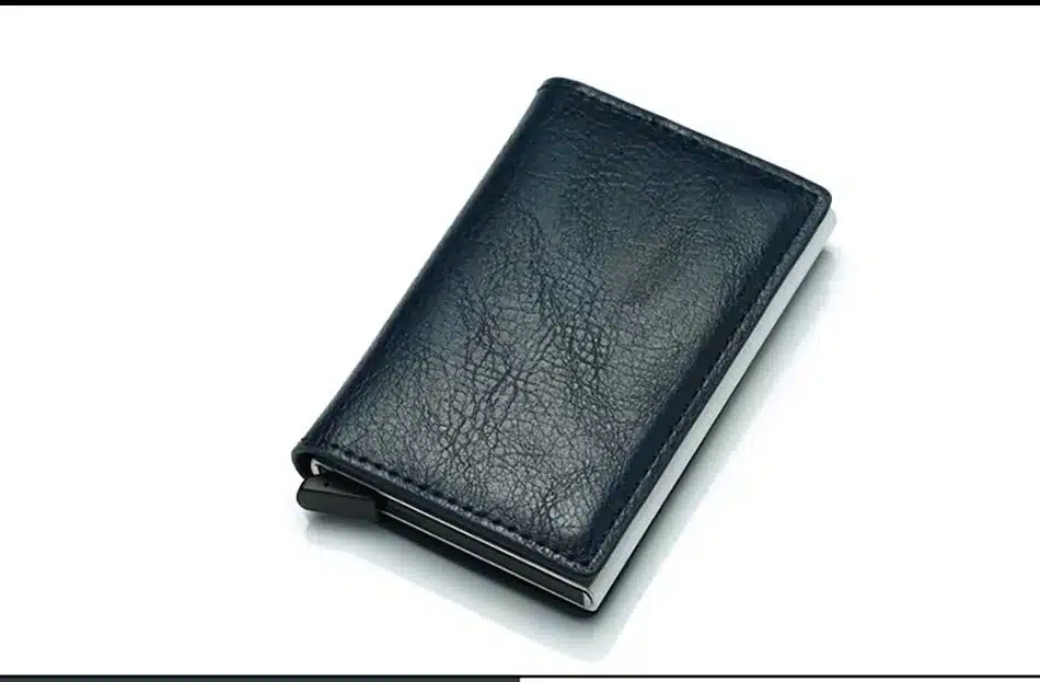 Cartera Ultra Ligera de Aluminio: Estilo y Durabilidad en un Solo Accesorio