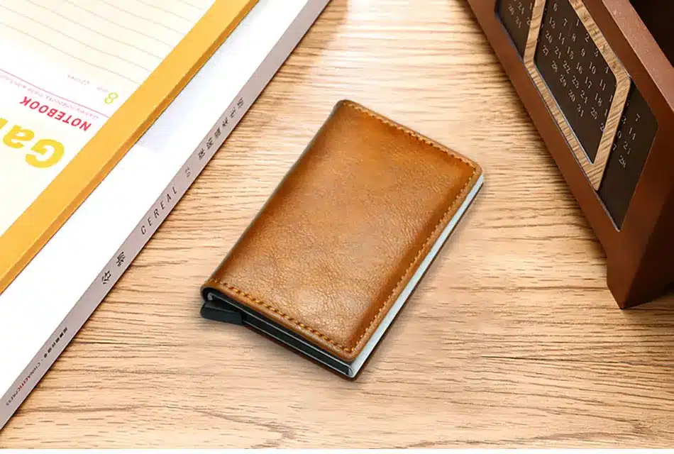 Cartera Ultra Ligera De Aluminio: Estilo Y Durabilidad En Un Solo Accesorio Cartera Ultra Ligera De Aluminio: Estilo Y Durabilidad En Un Solo Accesorio