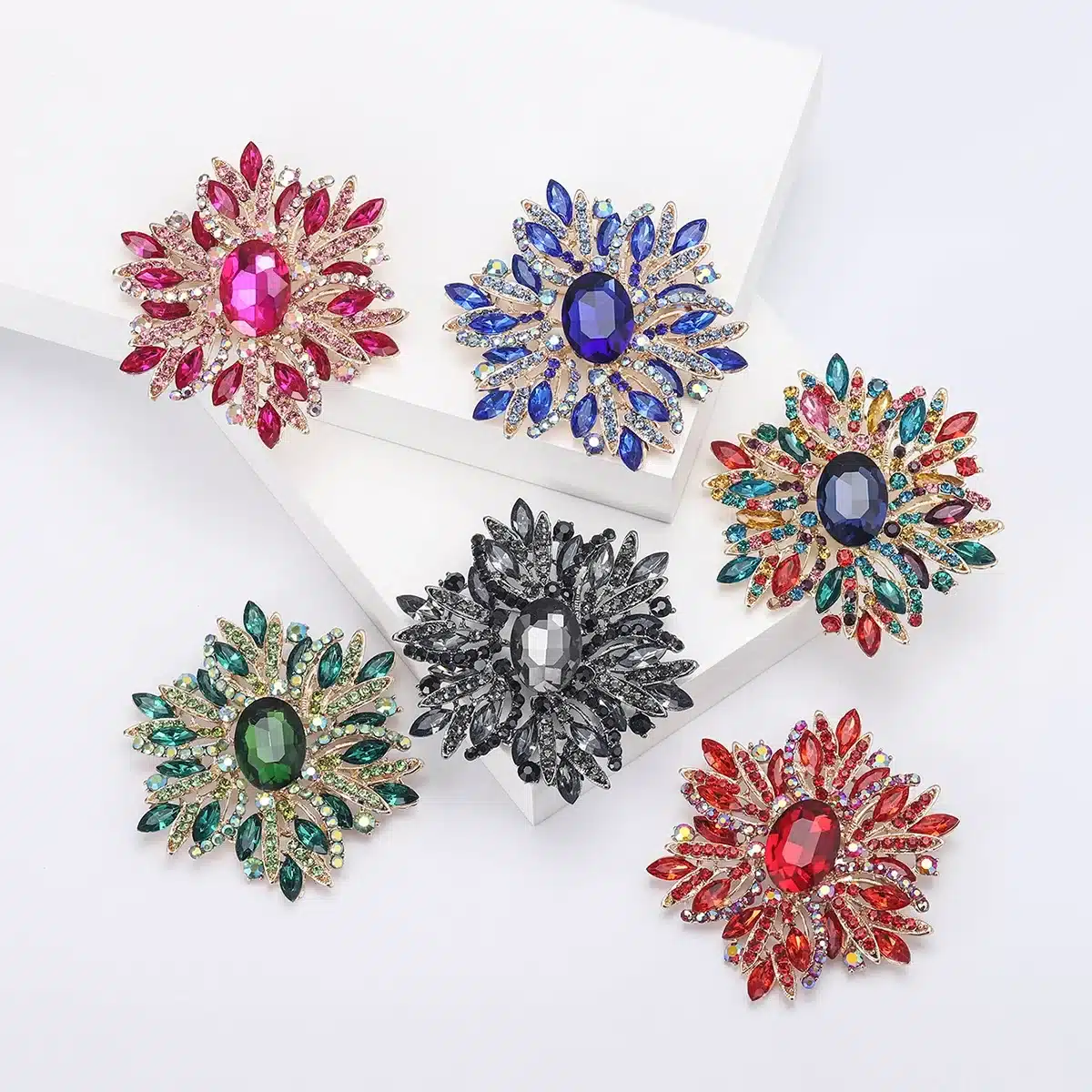 Fenomenal Broche De Flores De Cristal De Mujeres Fenomenal Broche De Flores De Cristal De Mujeres