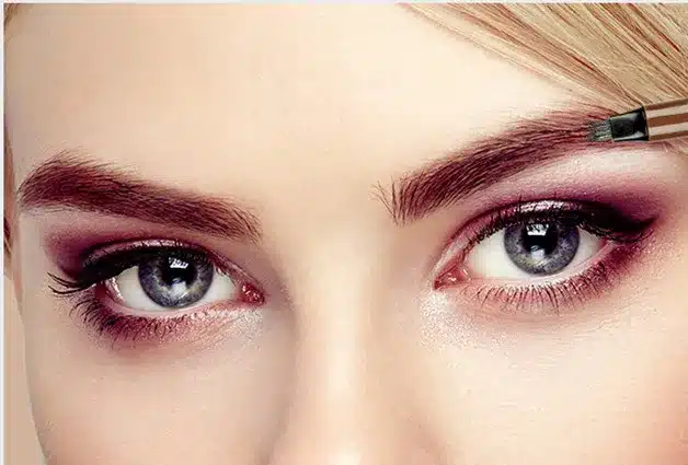 Hermoso Lápiz de Cejas de 4 Puntos de Larga Duración