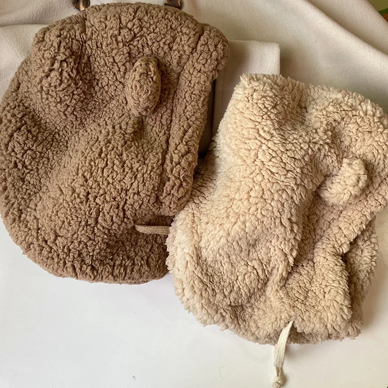 Gorro de cordero con orejas de oso