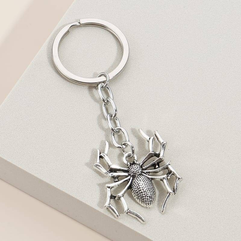 Llavero de metal con diseño de araña: estilo y originalidad en tus llaves