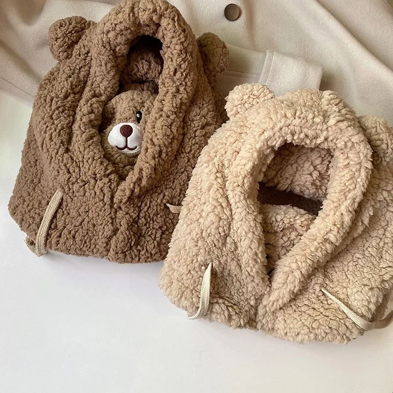 Gorro de cordero con orejas de oso