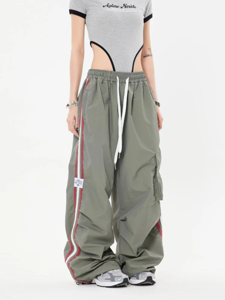 Pantalones Cargo Para Mujer: Estilo Retro Y Urbano En Tendencia Pantalones Cargo Para Mujer: Estilo Retro Y Urbano En Tendencia
