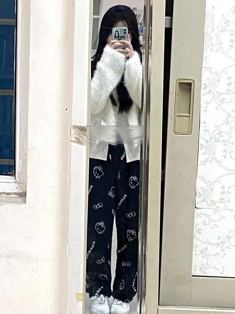 Pijama de Hello Kitty para mujer: cómodo y adorable