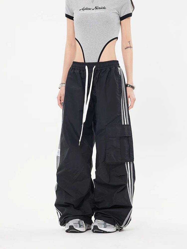 Pantalones Cargo Para Mujer: Estilo Retro Y Urbano En Tendencia Pantalones Cargo Para Mujer: Estilo Retro Y Urbano En Tendencia