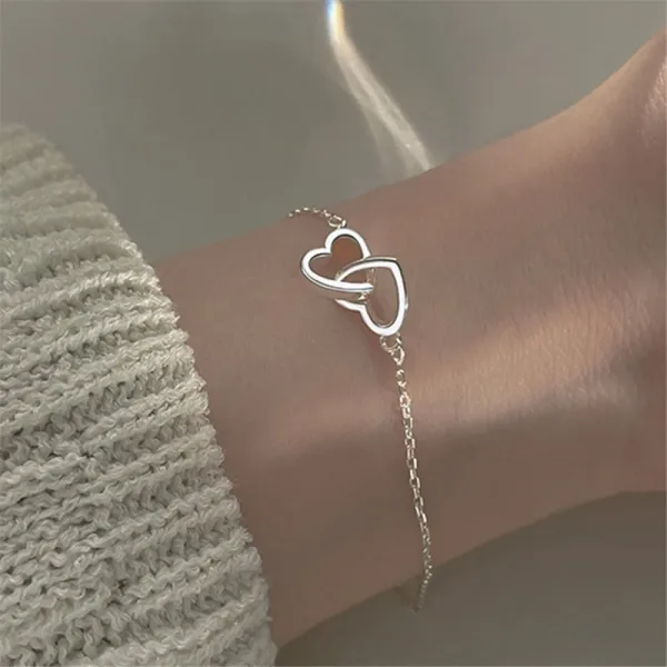 Imagen Del Producto Brazalete De Corazones Pequeños: Elegancia Y Estilo Para Mujer | Compra Online En Tiendafiable