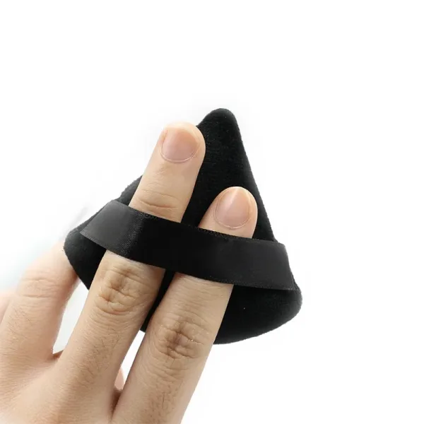 Imagen Del Producto Esponja Triangular De Terciopelo Para Maquillaje: Suavidad Y Precisión En Un Solo Producto | Compra Online En Tiendafiable