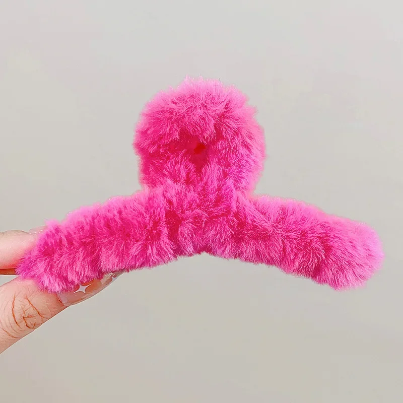 Pinza de pelo de piel sintética para mujer: estilo y comodidad en un solo accesorio