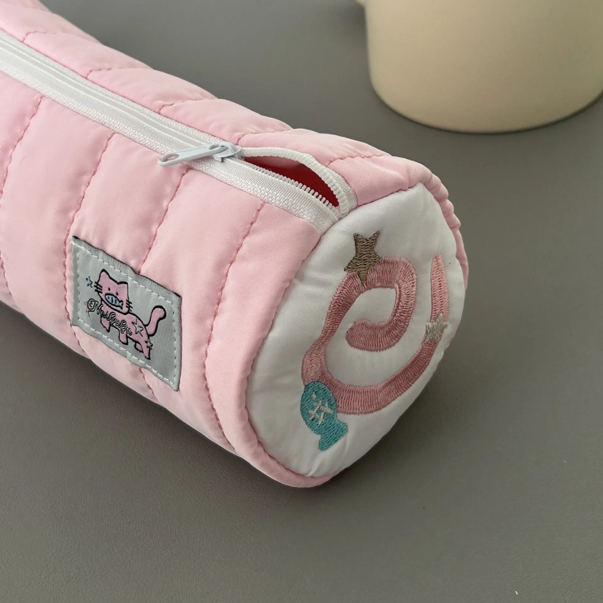 Estuche Escolar Amplio: Organiza Tus Útiles Con Estilo Estuche Escolar Amplio: Organiza Tus Útiles Con Estilo