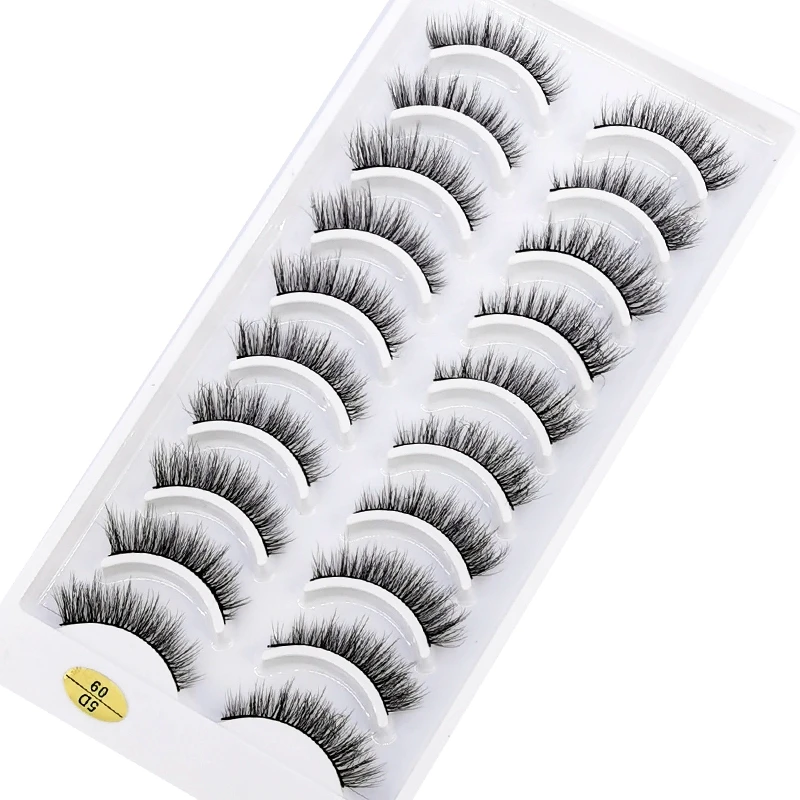 Pestañas postizas largas y naturales: realza tu mirada al instante