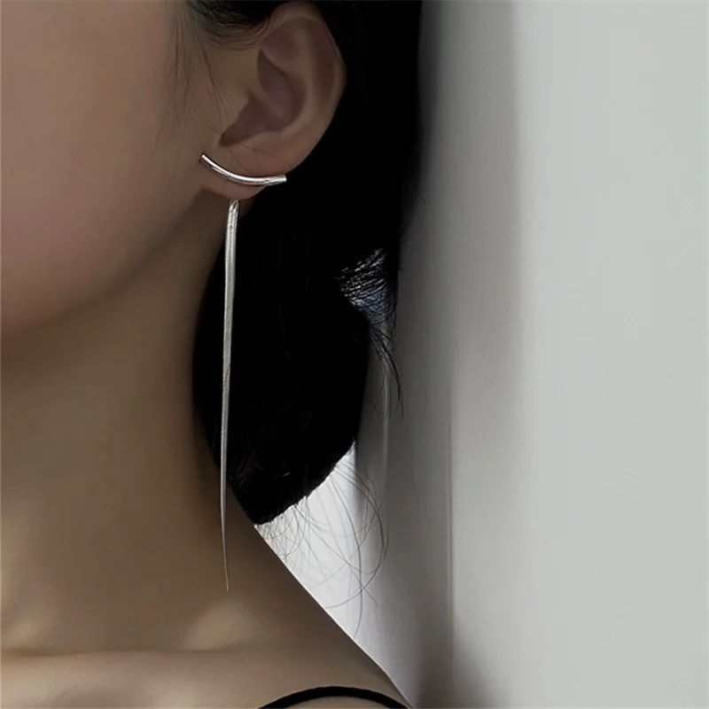 Pendientes colgantes de corazón y estrella: elegancia femenina