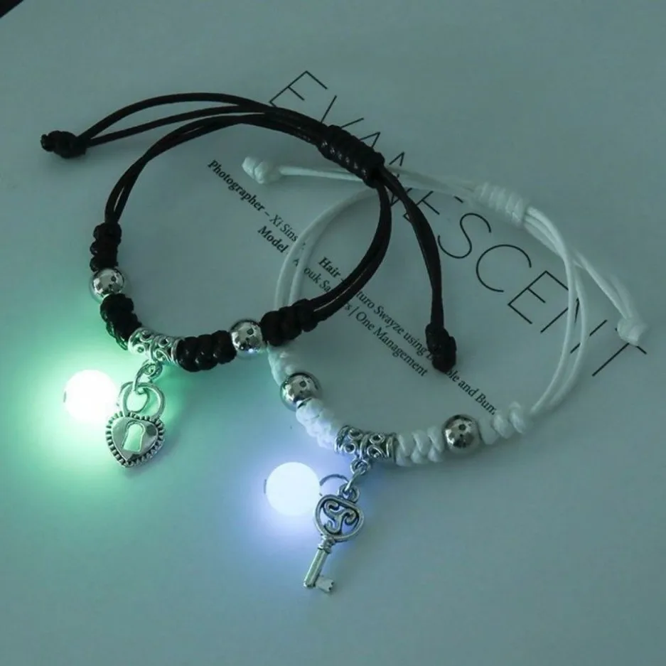 Pulsera luminosa unisex con cuentas: estilo y brillo en un solo accesorio