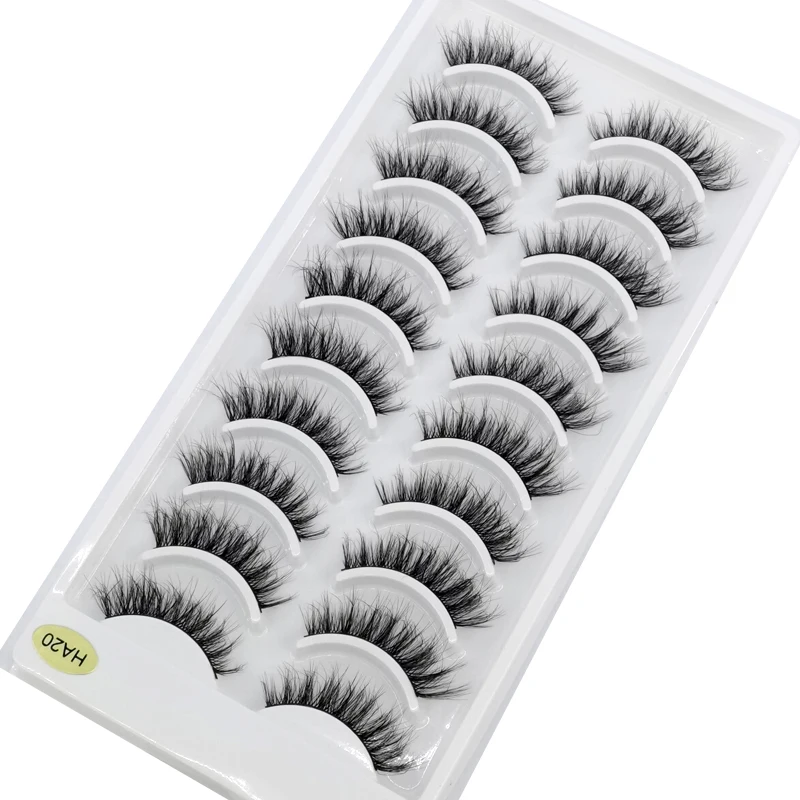 Pestañas postizas largas y naturales: realza tu mirada al instante