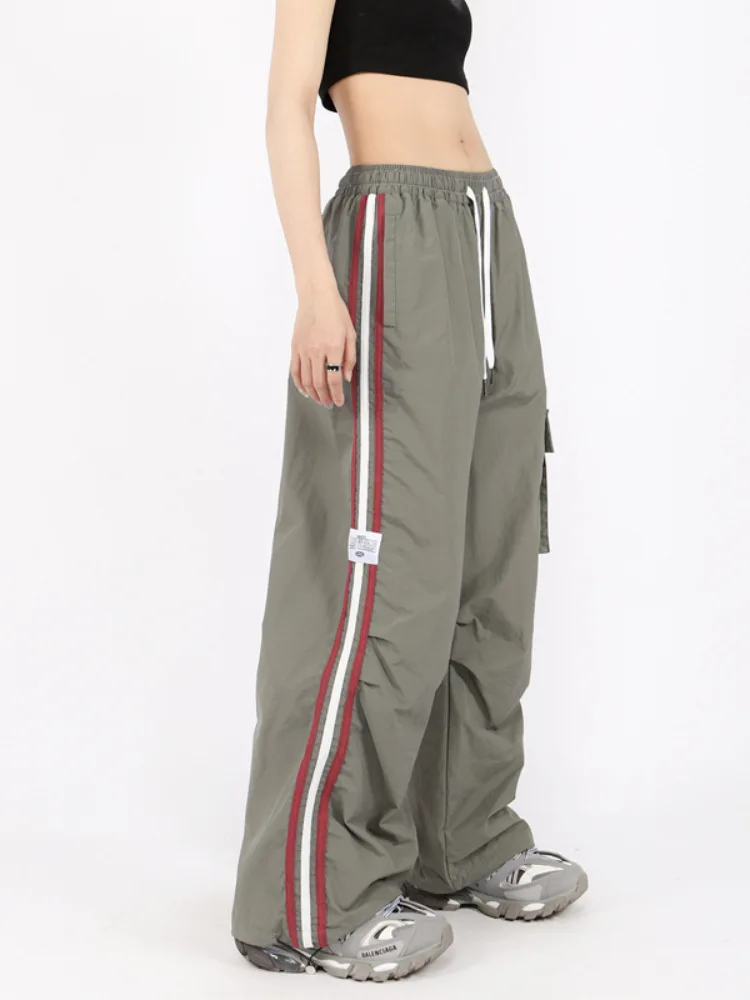 Pantalones Cargo Para Mujer: Estilo Retro Y Urbano En Tendencia Pantalones Cargo Para Mujer: Estilo Retro Y Urbano En Tendencia