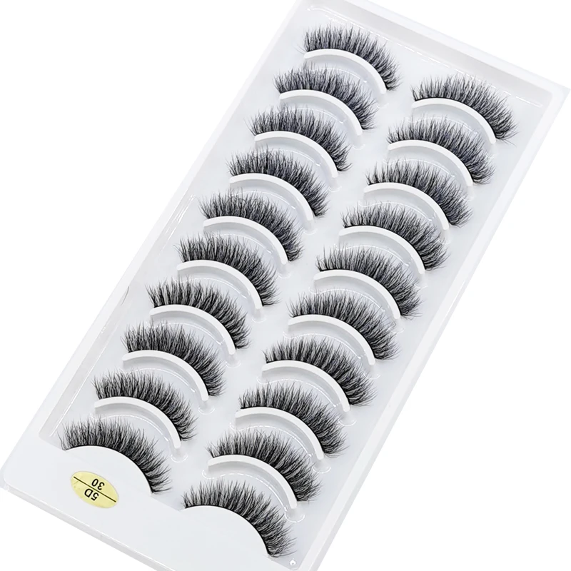 Pestañas postizas largas y naturales: realza tu mirada al instante