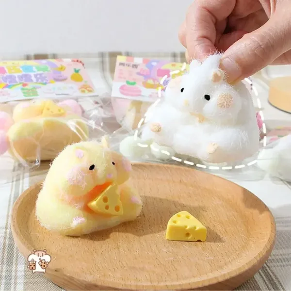 Imagen Del Producto Favores De Fiesta: Lindo Juguete De Hámster De Silicona Para Apretar | Compra Online En Tiendafiable