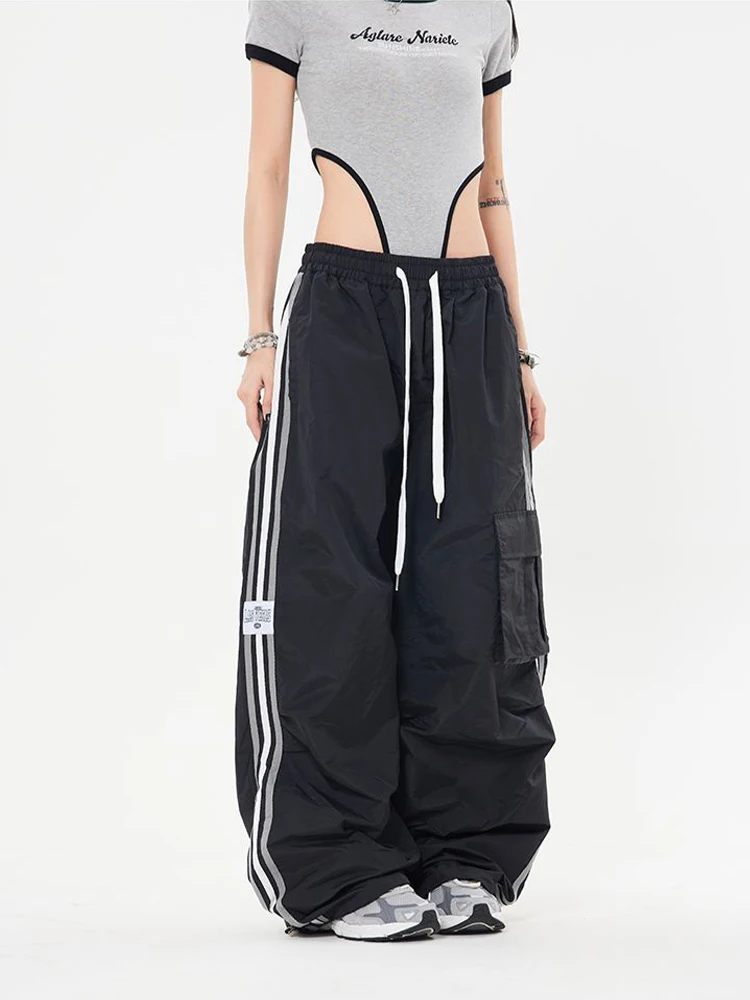 Pantalones Cargo Para Mujer: Estilo Retro Y Urbano En Tendencia Pantalones Cargo Para Mujer: Estilo Retro Y Urbano En Tendencia