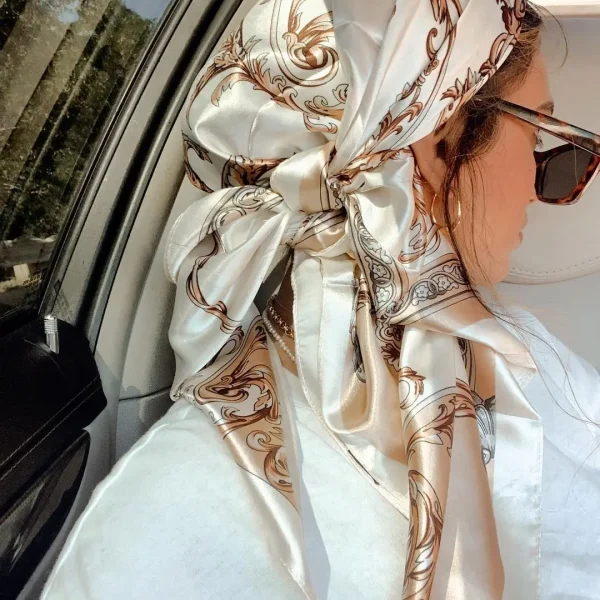 Pañuelo cuadrado de satén para mujer: Elegancia extraordinario