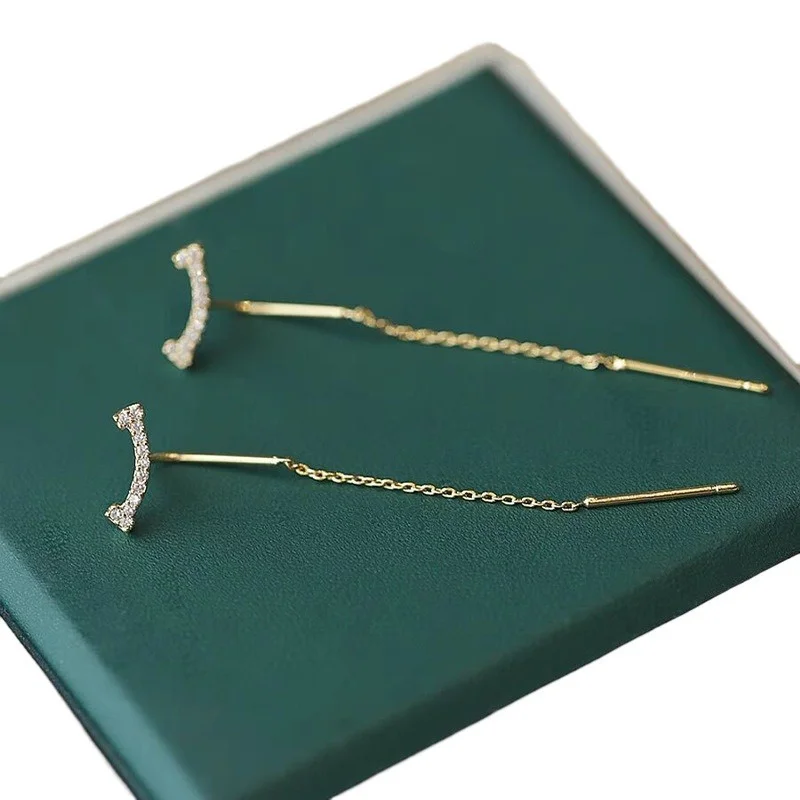 Pendientes colgantes de corazón y estrella: elegancia femenina