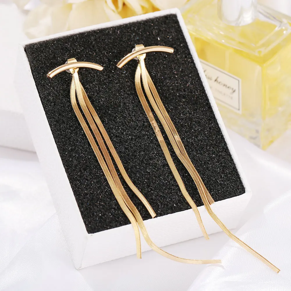 Pendientes colgantes de corazón y estrella: elegancia femenina