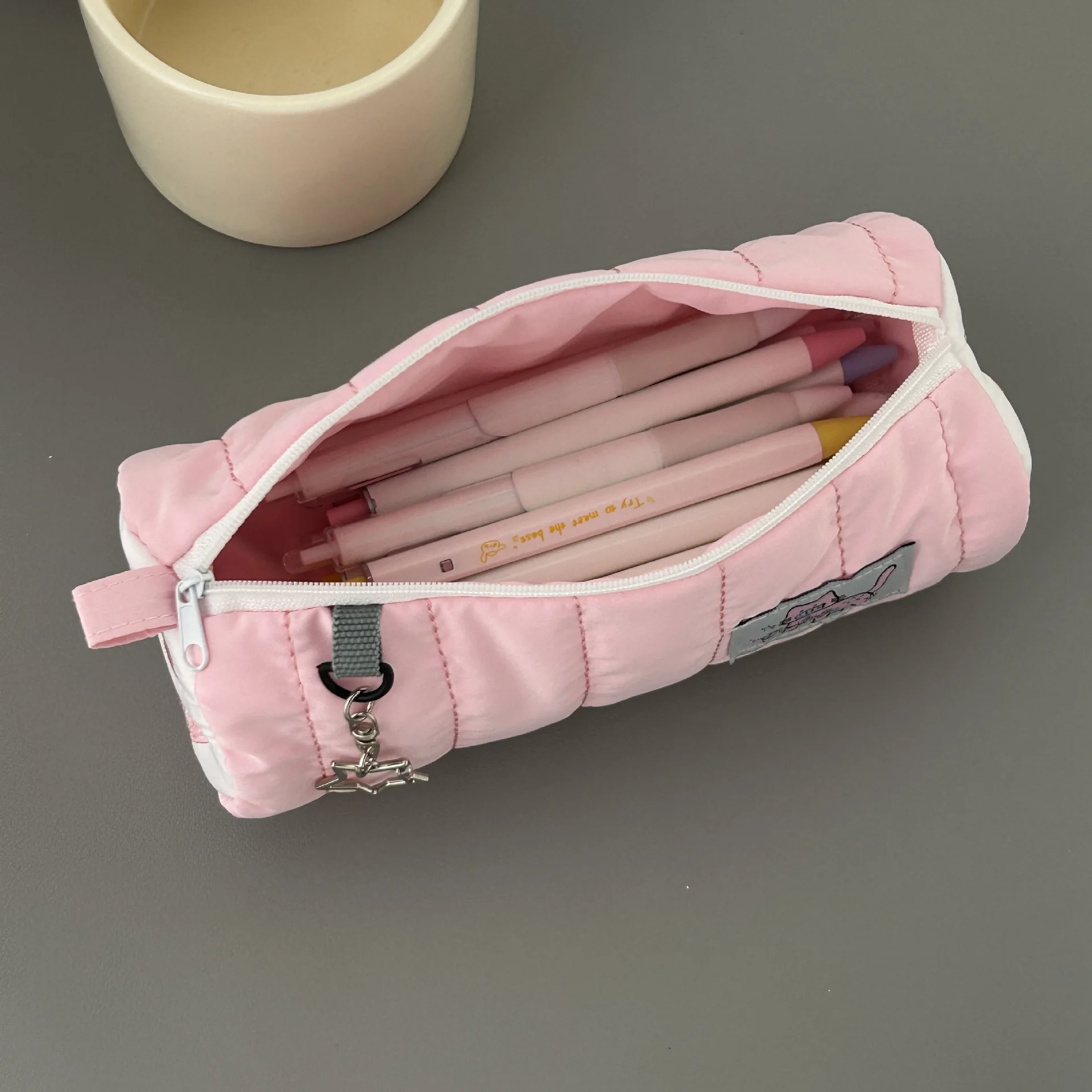 Estuche Escolar Amplio: Organiza Tus Útiles Con Estilo Estuche Escolar Amplio: Organiza Tus Útiles Con Estilo