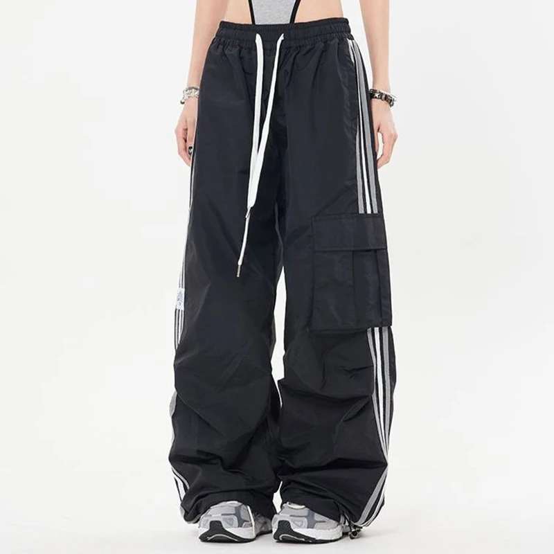 Pantalones Cargo Para Mujer: Estilo Retro Y Urbano En Tendencia Pantalones Cargo Para Mujer: Estilo Retro Y Urbano En Tendencia