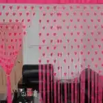 cortinas con linias con diseño de corazon