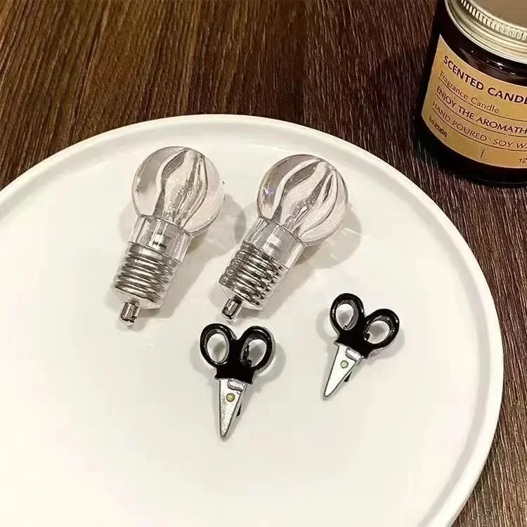Eclipsa Con Estilo: Pinzas Innovadoras Para Transformar Tu Cabello