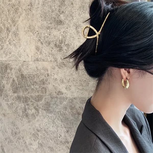 Imagen Informativa: Joyas De Lujo Para Dama: Aros Sencillos De Metal Para Dama | Tiendafiable