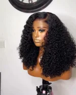Corte Bob Negro Con Rizos Profundos: Un Estilo Que Sorprende