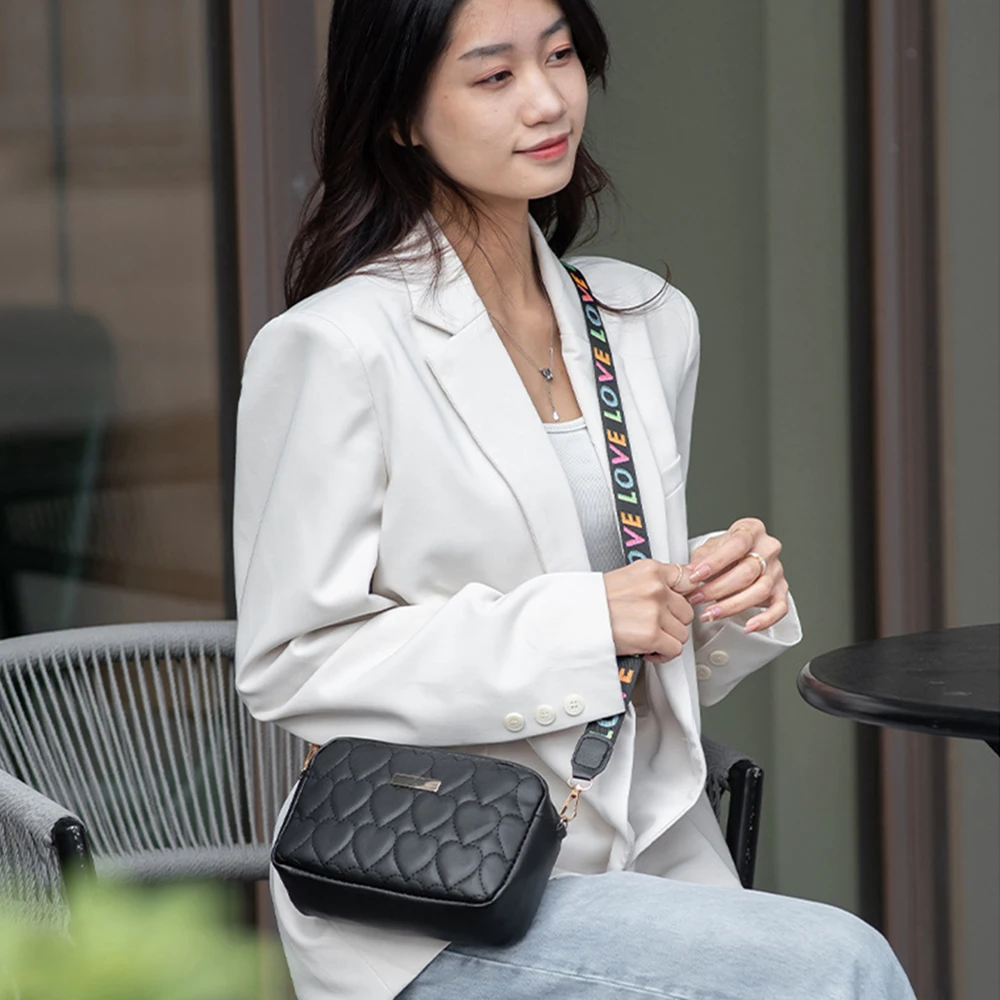 Hermoso Bolso Elegante De Mujer: Diseño Sofisticado Hermoso Bolso Elegante De Mujer: Diseño Sofisticado